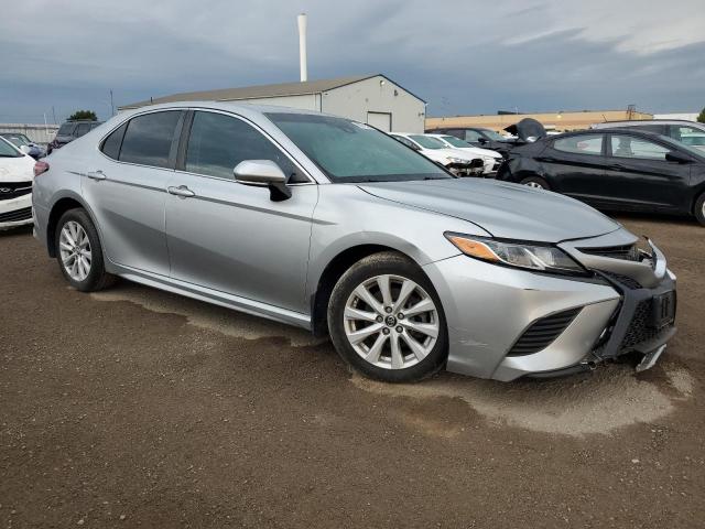  TOYOTA CAMRY 2018 Серебристый