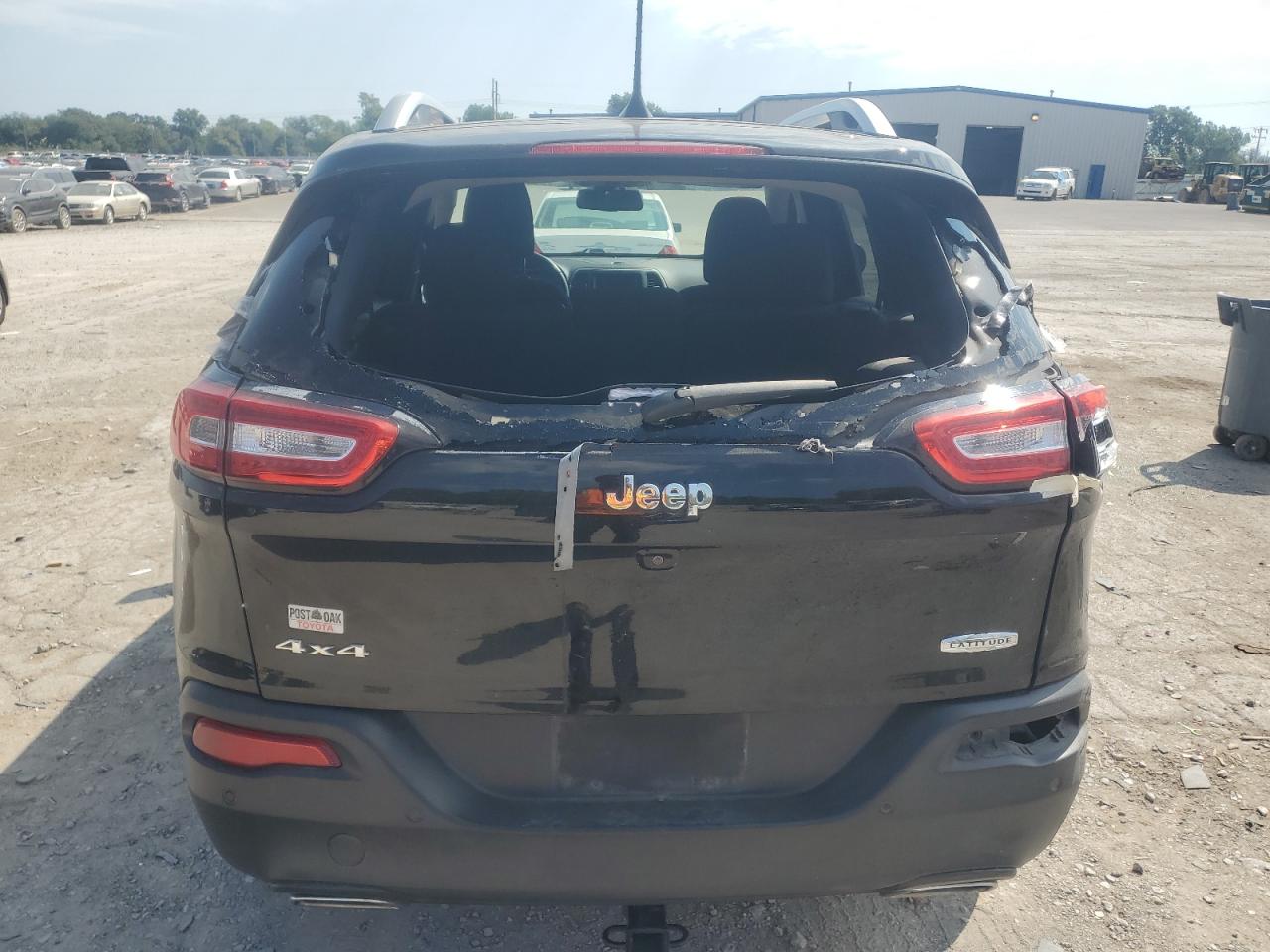 2017 Jeep Cherokee Latitude VIN: 1C4PJMCS1HW615388 Lot: 80481835