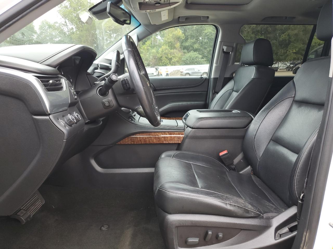 2017 Chevrolet Suburban K1500 Premier VIN: 1GNSKJKC5HR216909 Lot: 81224145