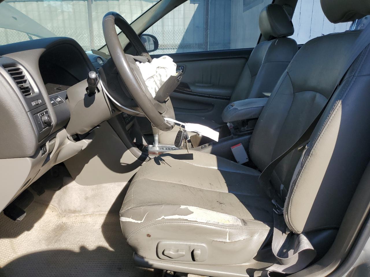 2001 Infiniti I30 VIN: JNKCA31AX1T030947 Lot: 84430185