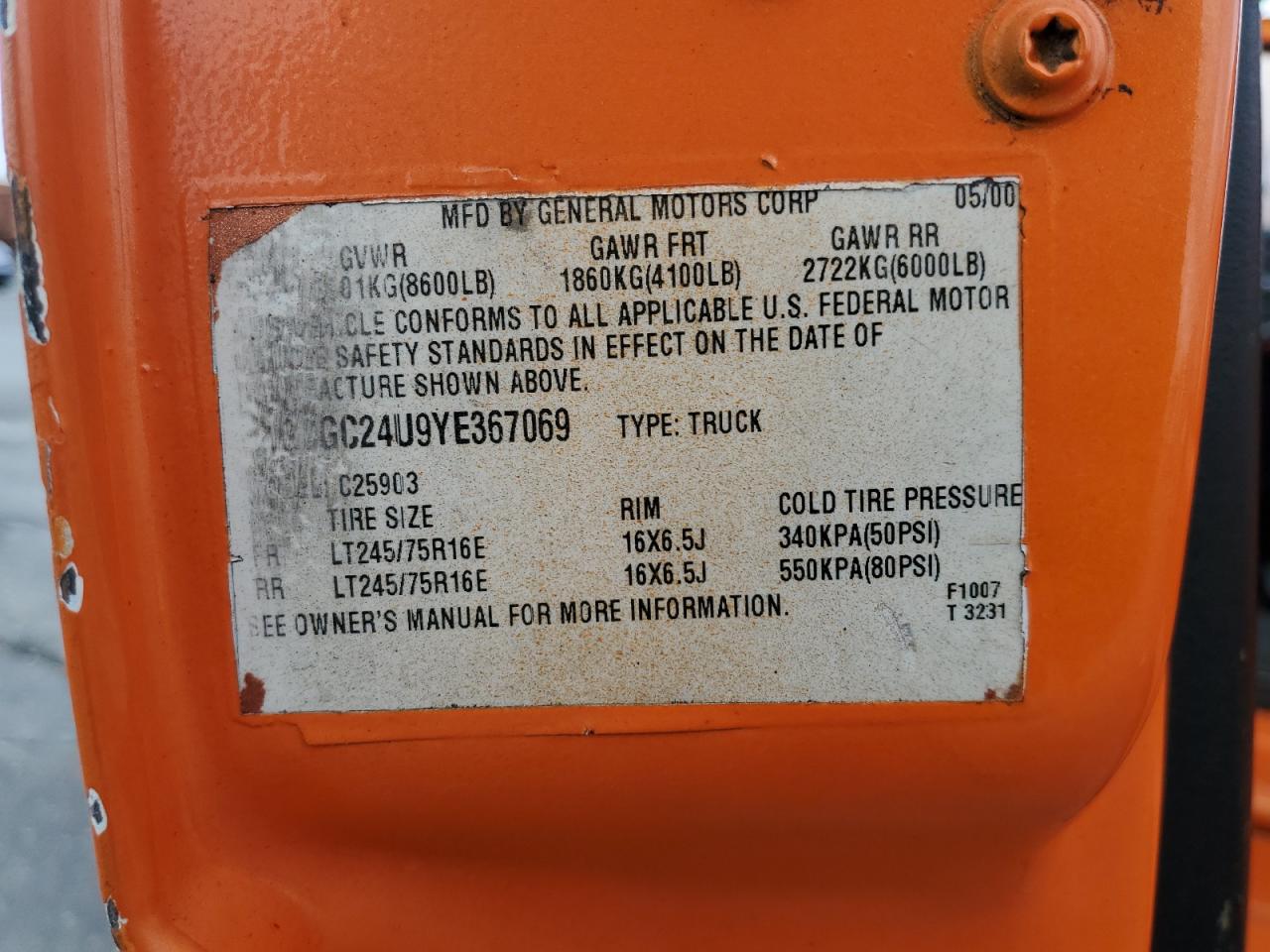 2000 Chevrolet Silverado C2500 VIN: 1GCGC24U9YE367069 Lot: 81801035