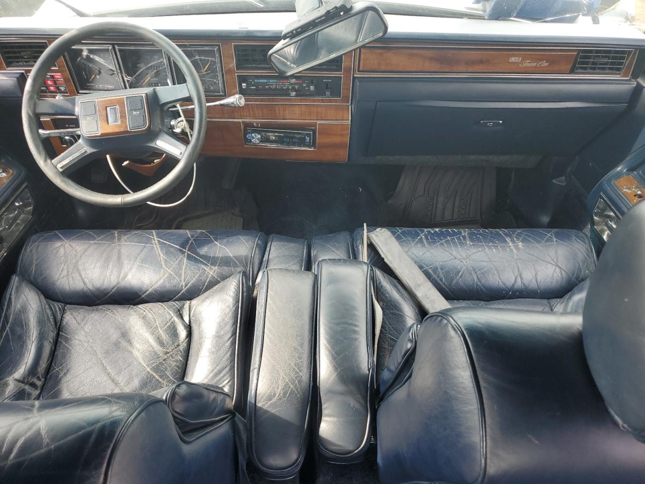 1989 Lincoln Town Car Signature VIN: 1LNBM82F2KY611841 Lot: 83851605
