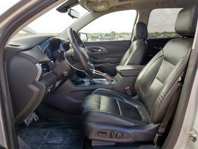 CHEVROLET TRAVERSE 2019 Серебристый