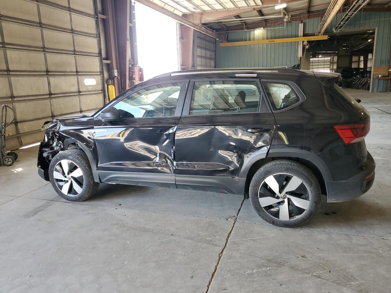 2024 Volkswagen Taos S black null gasoline 3VV8X7B20RM067330 photo #3