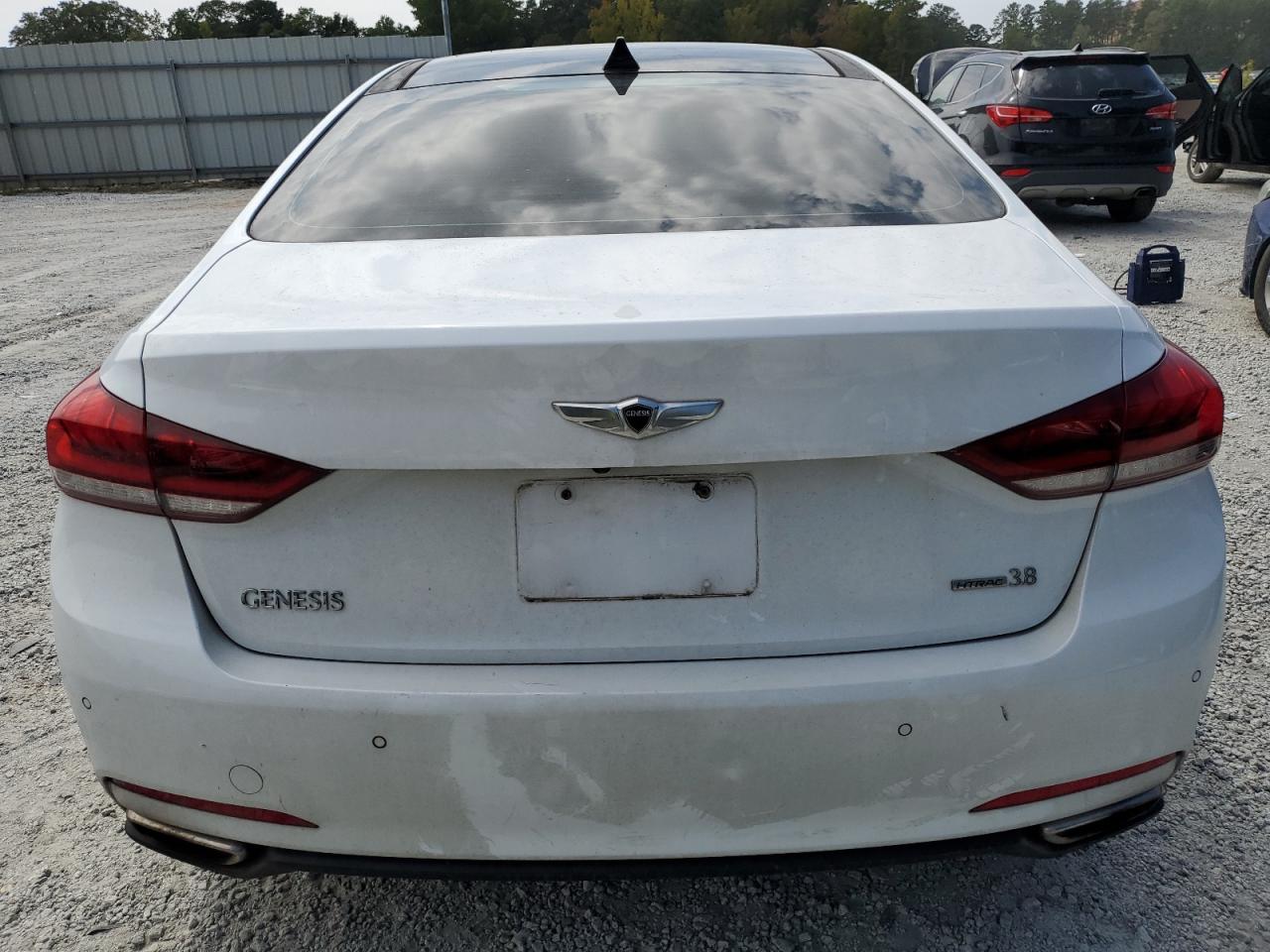 2015 Hyundai Genesis 3.8L VIN: KMHGN4JE9FU029270 Lot: 71737985