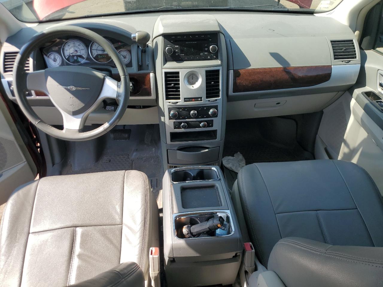 2010 Chrysler Town & Country Touring VIN: 2A4RR5D15AR315617 Lot: 80949885