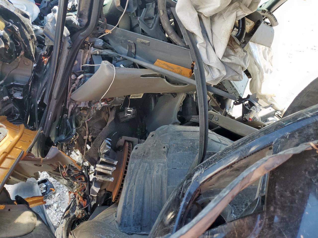 2001 Chevrolet Suburban C1500 VIN: 3GNEC16T31G220015 Lot: 82028735