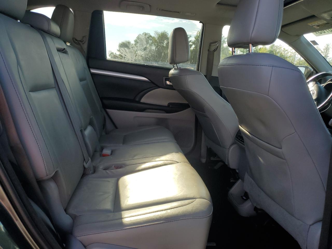 2016 Toyota Highlander Xle VIN: 5TDJKRFH2GS308388 Lot: 81823705