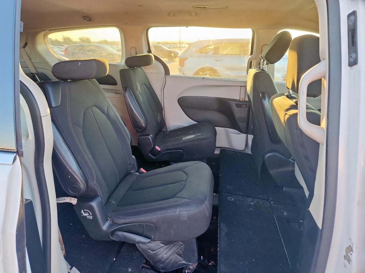 2019 Chrysler Pacifica Touring Plus VIN: 2C4RC1FG1KR708095 Lot: 71438195