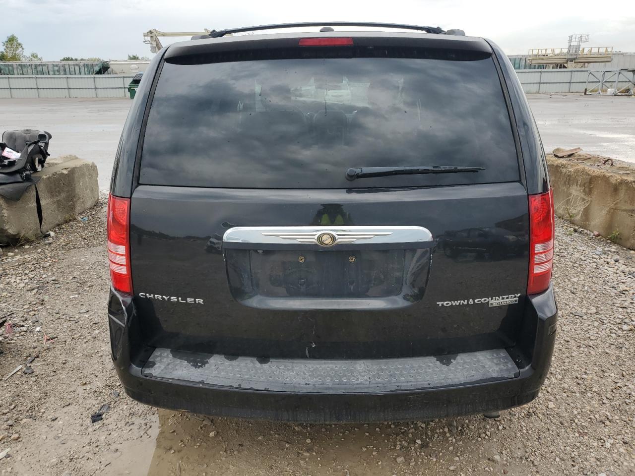 2010 Chrysler Town & Country Touring Plus VIN: 2A4RR8D15AR393736 Lot: 81269565