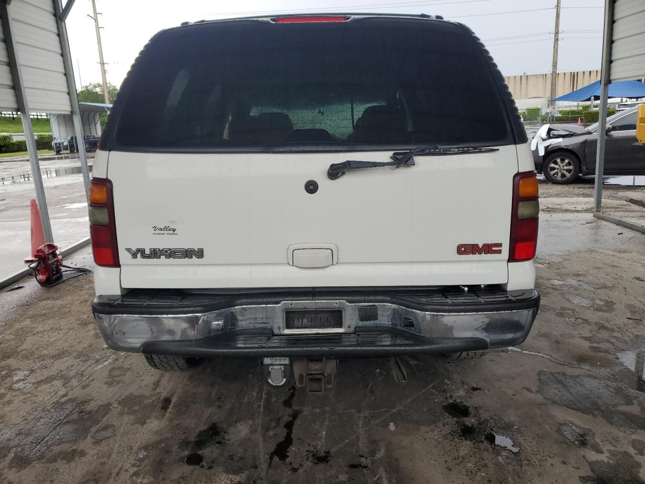 2002 GMC Yukon VIN: 1GKEK13Z22R143647 Lot: 81054885
