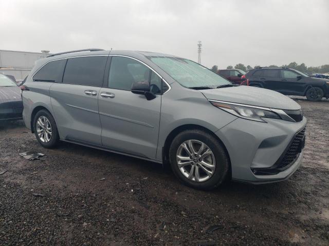  TOYOTA SIENNA 2023 Szary