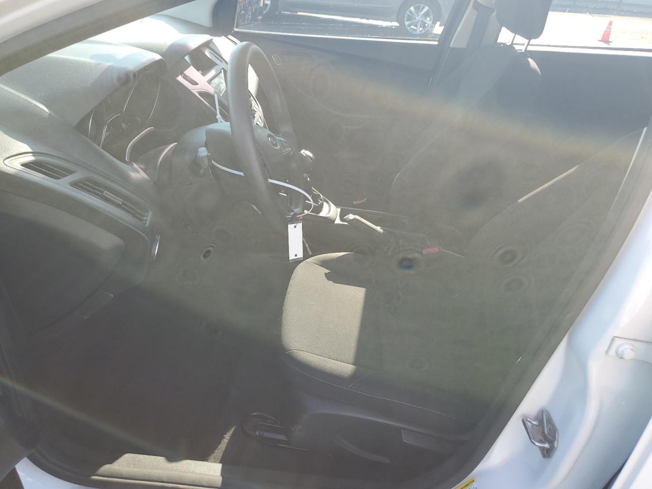 2015 Ford Focus S VIN: 1FADP3E26FL355986 Lot: 84446145