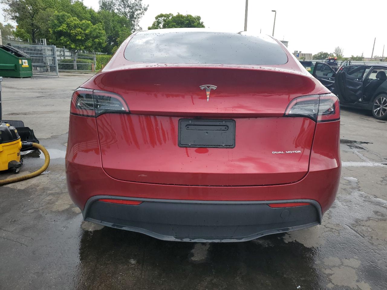 2024 Tesla Model Y VIN: 7SAYGDEE2RA256441 Lot: 71406265