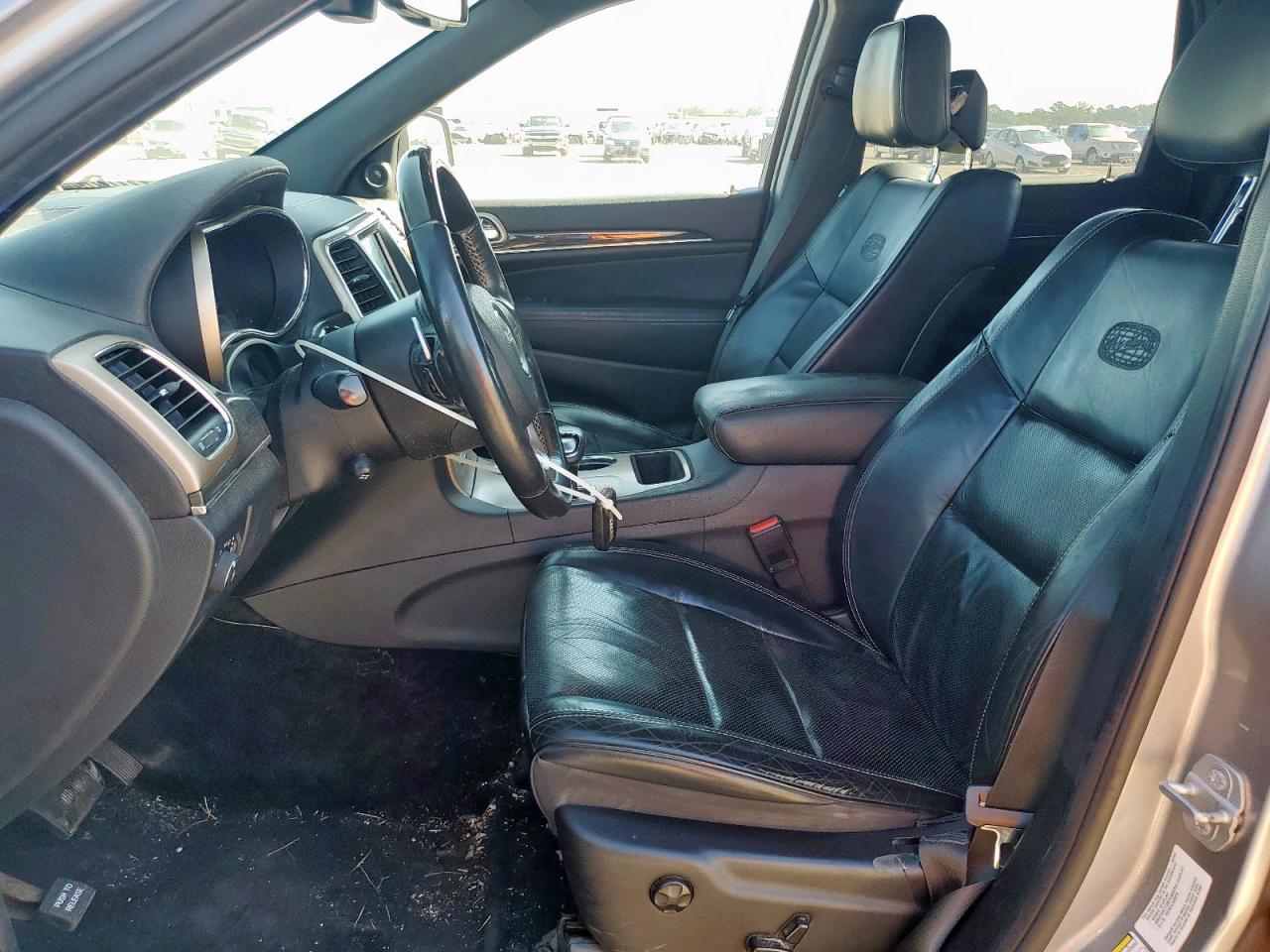 2015 Jeep Grand Cherokee Overland VIN: 1C4RJECG8FC735245 Lot: 83975395