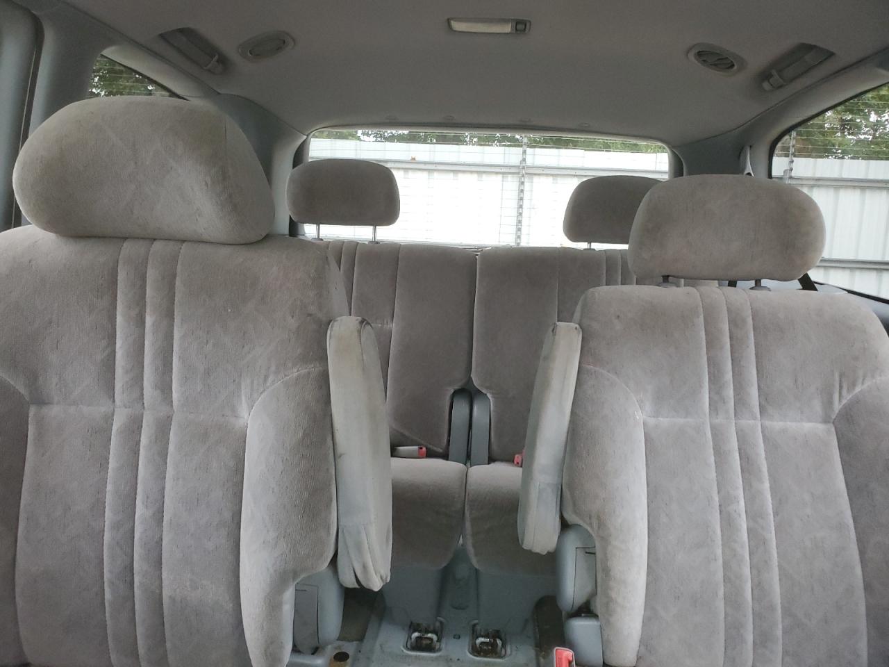 1999 Toyota Sienna Le VIN: 4T3ZF13C2XU160825 Lot: 84403005