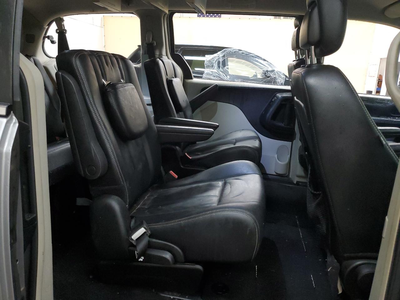 2016 Chrysler Town & Country Touring VIN: 2C4RC1BG9GR157654 Lot: 83848825