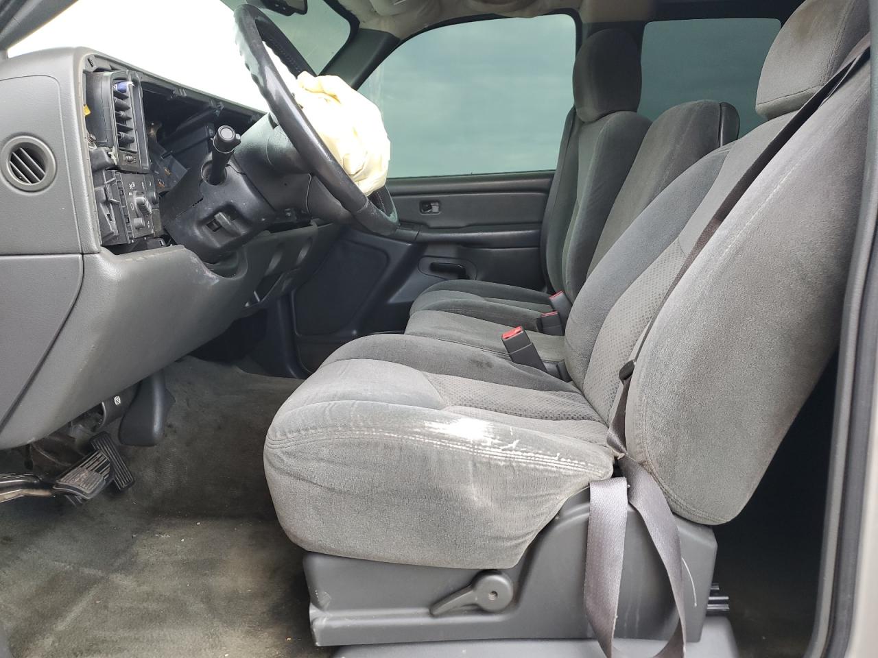 2004 Chevrolet Silverado C1500 VIN: 2GCEC19T241287917 Lot: 81395105