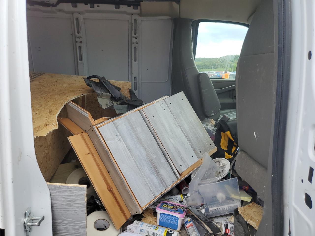 2021 Chevrolet Express 2500 Delivery Van VIN: 1GCWGAFP0M1150903 Lot: 84003665