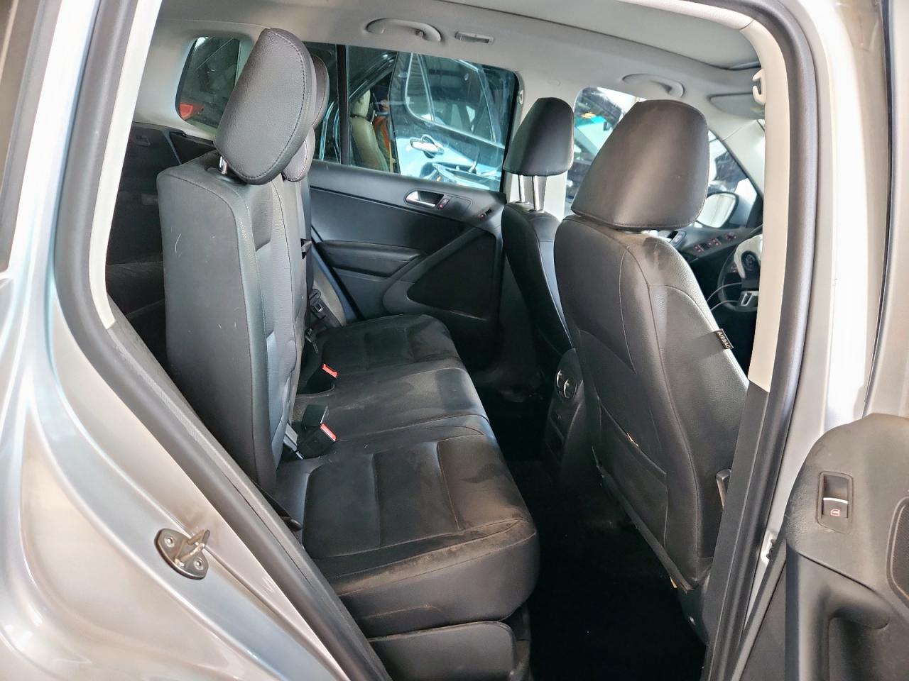 2016 Volkswagen Tiguan S VIN: WVGAV7AX2GW607126 Lot: 71995115