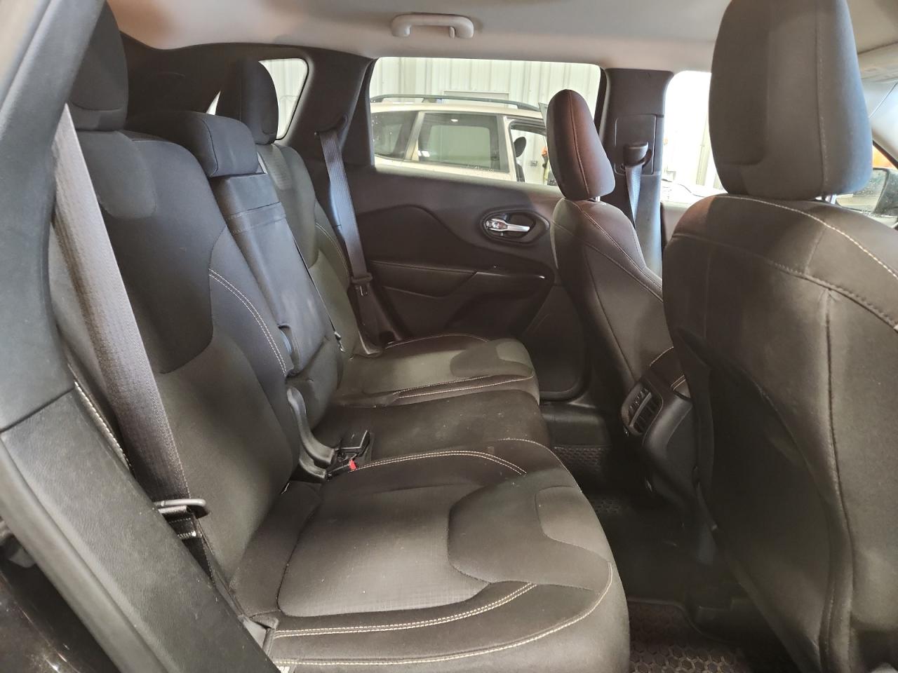 2015 Jeep Cherokee Latitude VIN: 1C4PJMCS4FW750250 Lot: 81687885