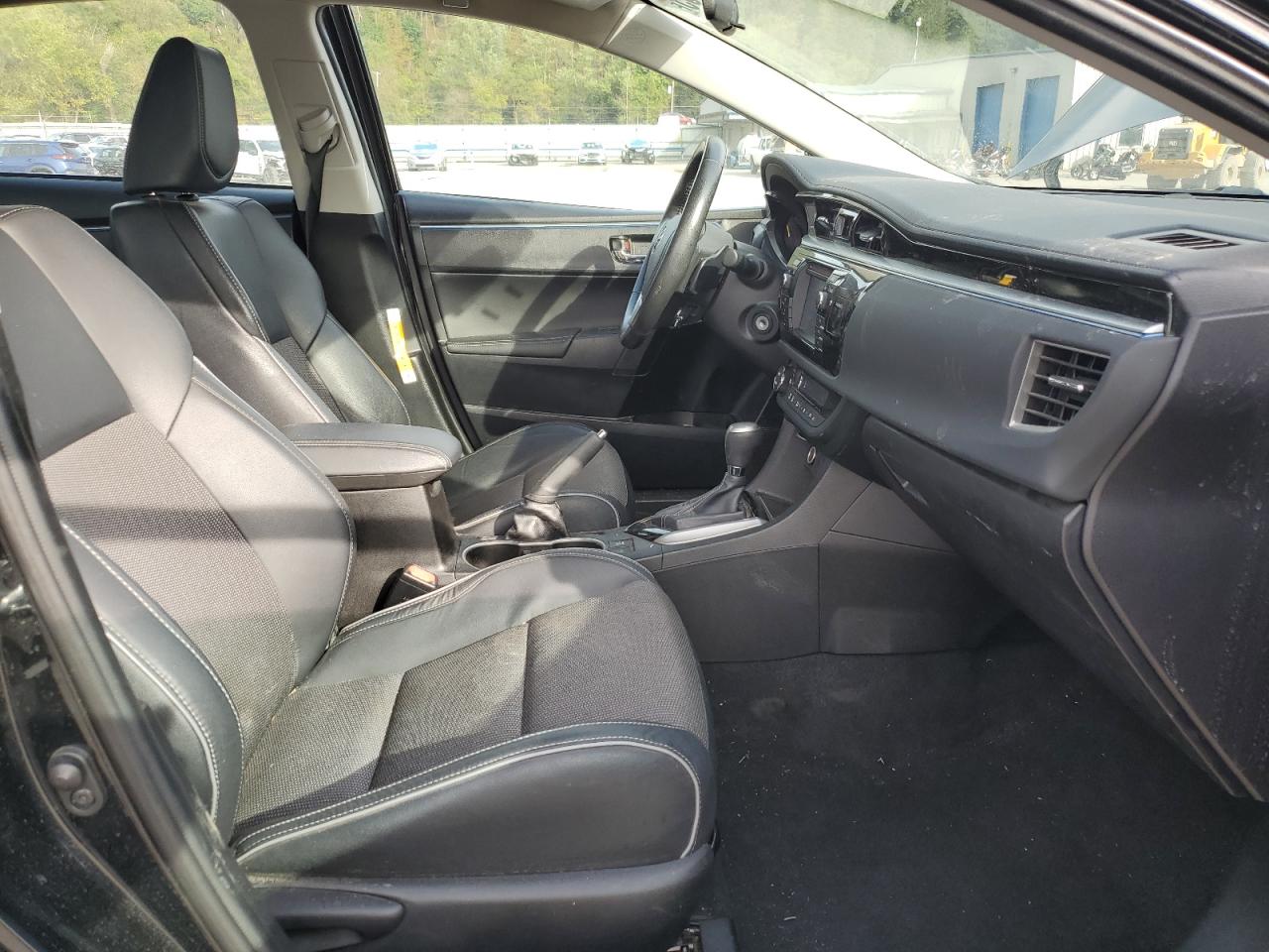 2015 Toyota Corolla L VIN: 5YFBURHEXFP280316 Lot: 84610435