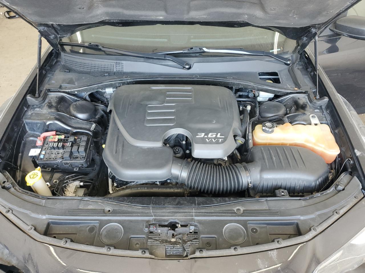 2015 Chrysler 300 S VIN: 2C3CCABG3FH736007 Lot: 81044175