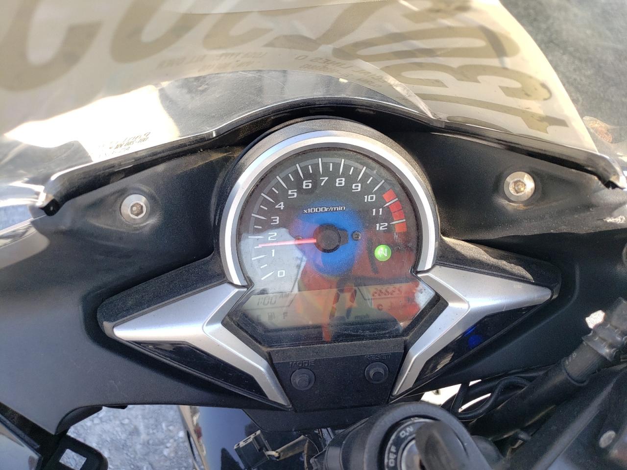 2011 Honda Cbr250 R VIN: MLHMC4113B5000486 Lot: 81302965