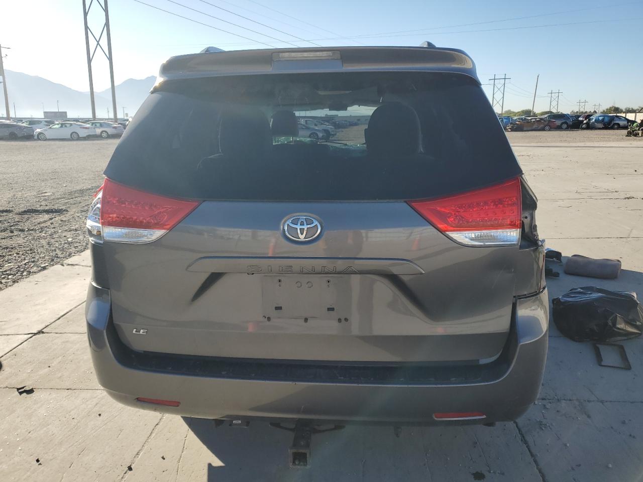 2011 Toyota Sienna Le VIN: 5TDKK3DC9BS107878 Lot: 82122405