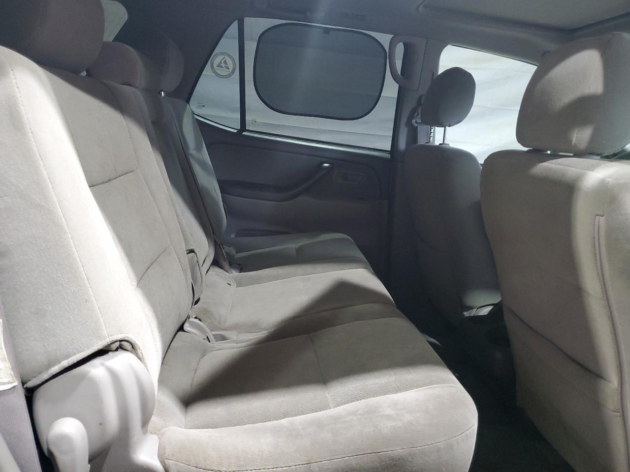 2005 Toyota Sequoia Sr5 VIN: 5TDBT44AX5S235505 Lot: 80778125