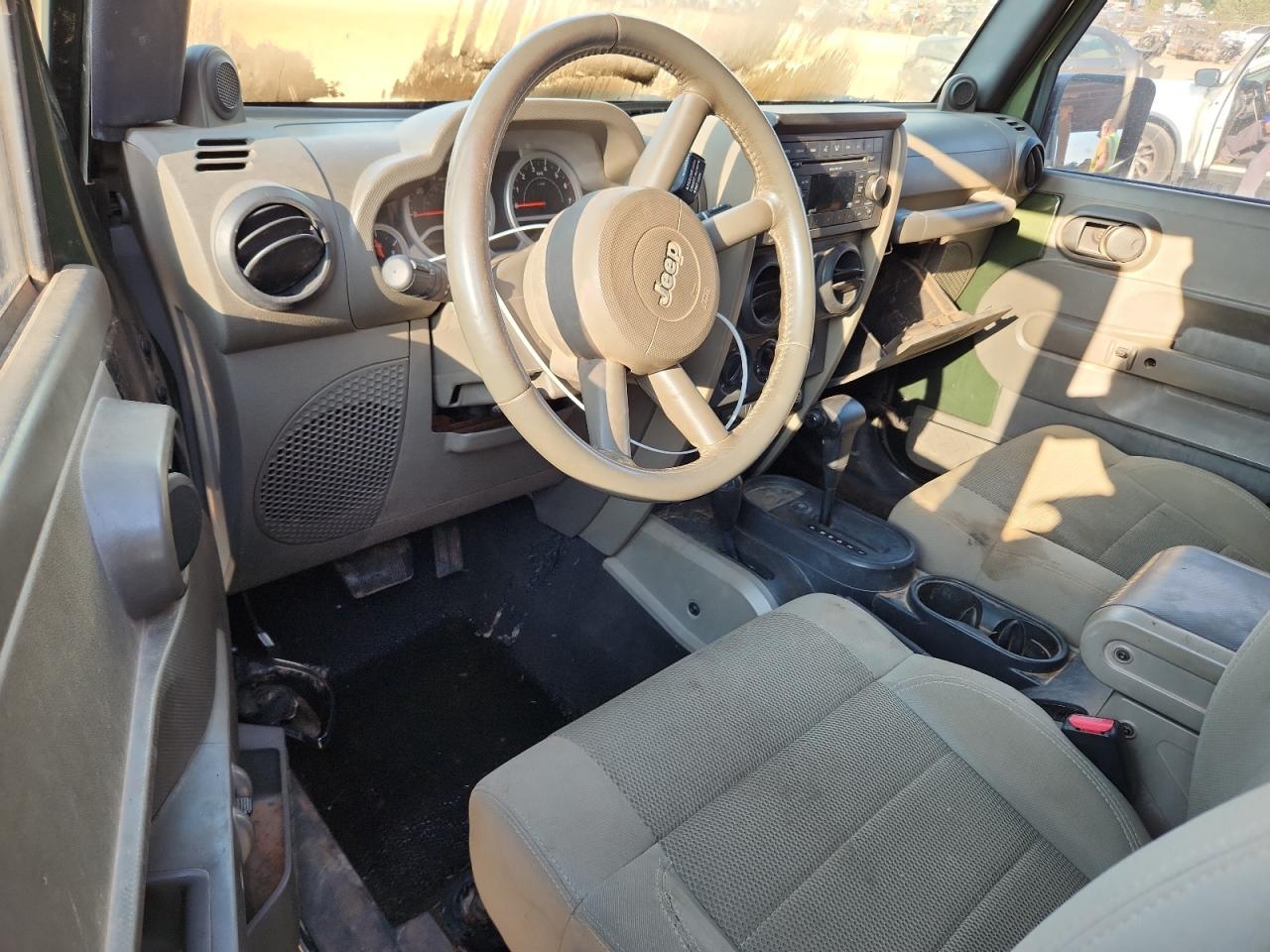 2007 Jeep Wrangler Sahara VIN: 1J4FA54167L186282 Lot: 81098995