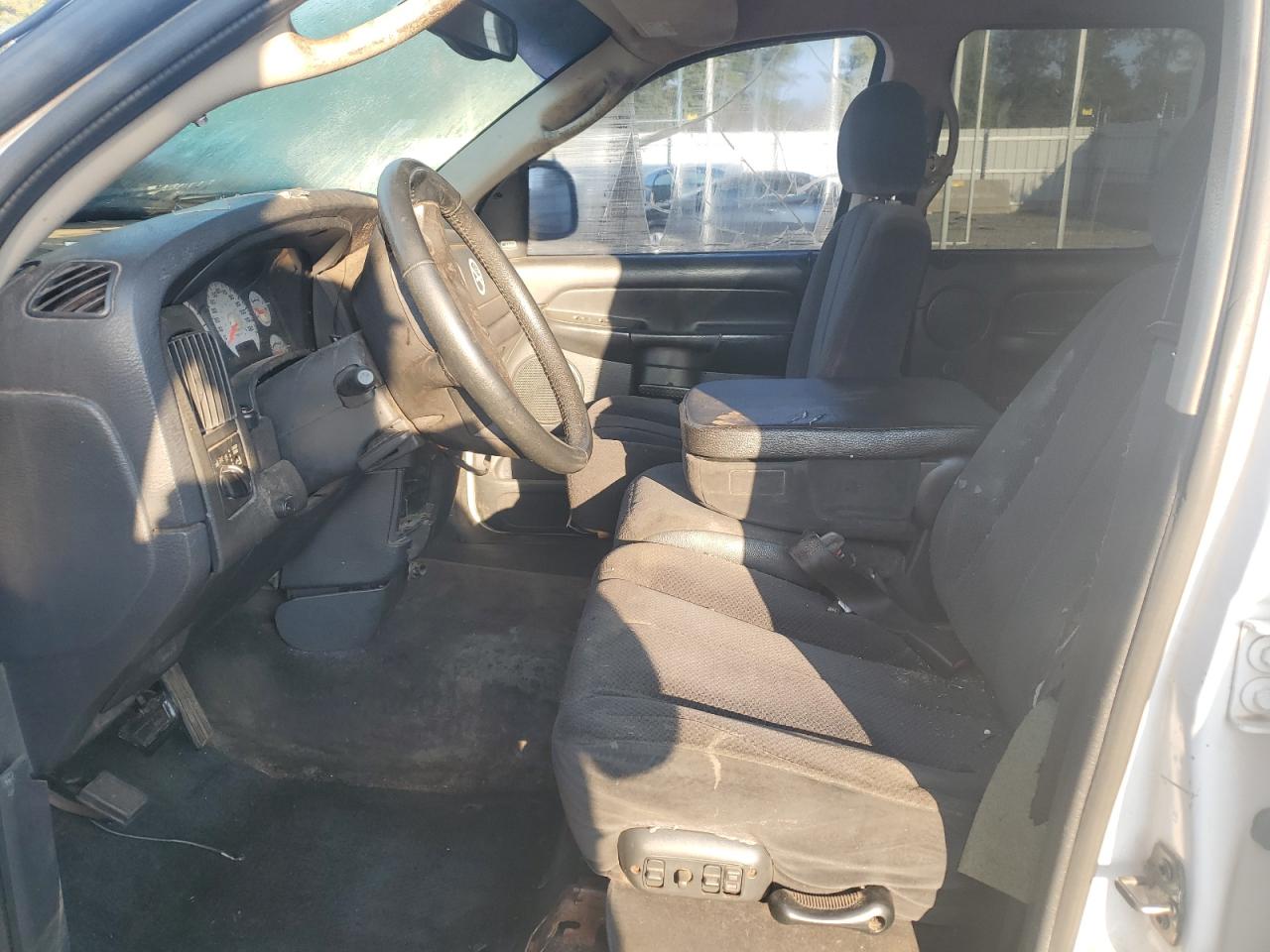 2002 Dodge Ram 1500 VIN: 1D7HA18N02S618695 Lot: 81014995