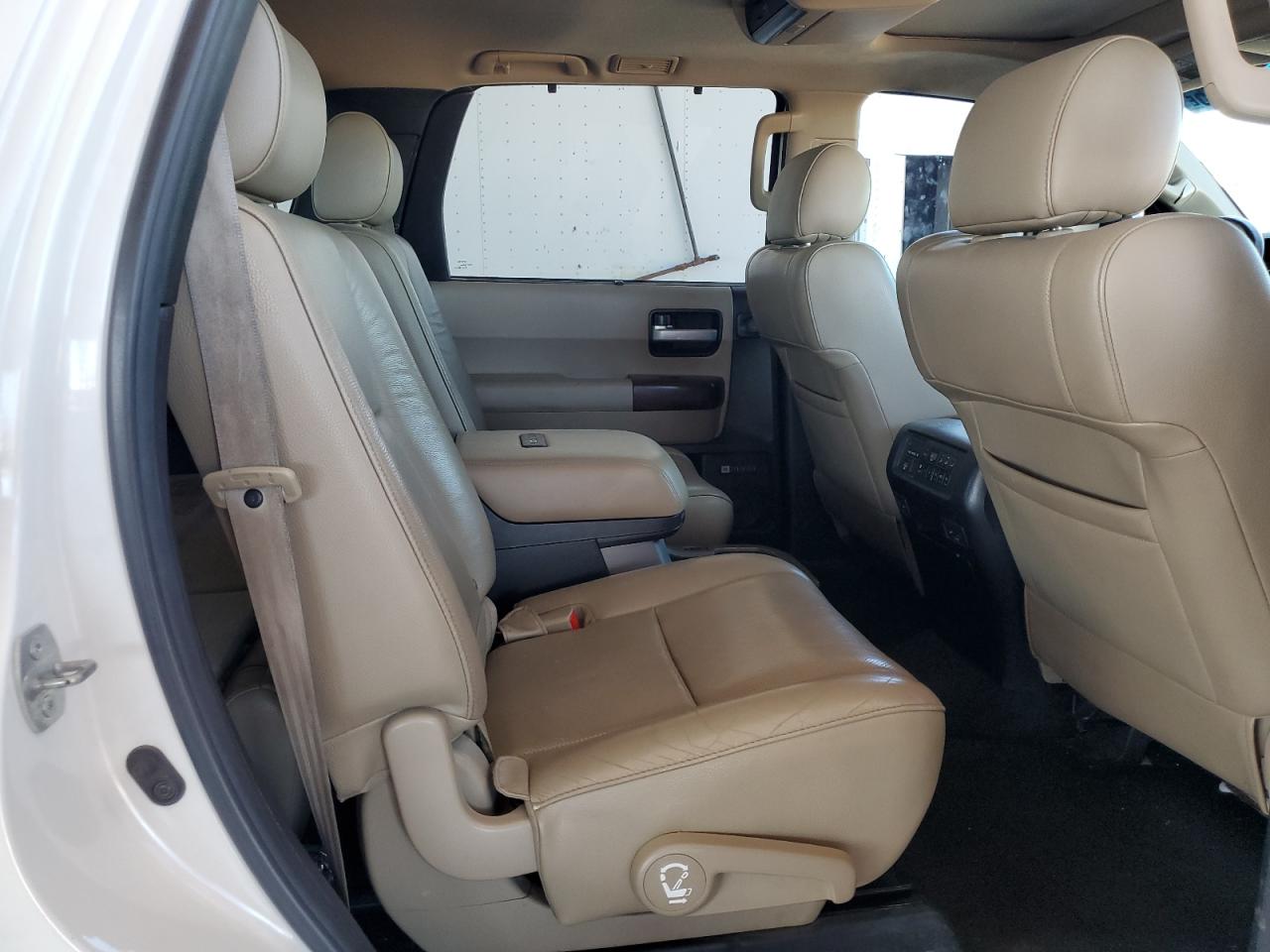 2014 Toyota Sequoia Platinum VIN: 5TDDY5G11ES108038 Lot: 81698865