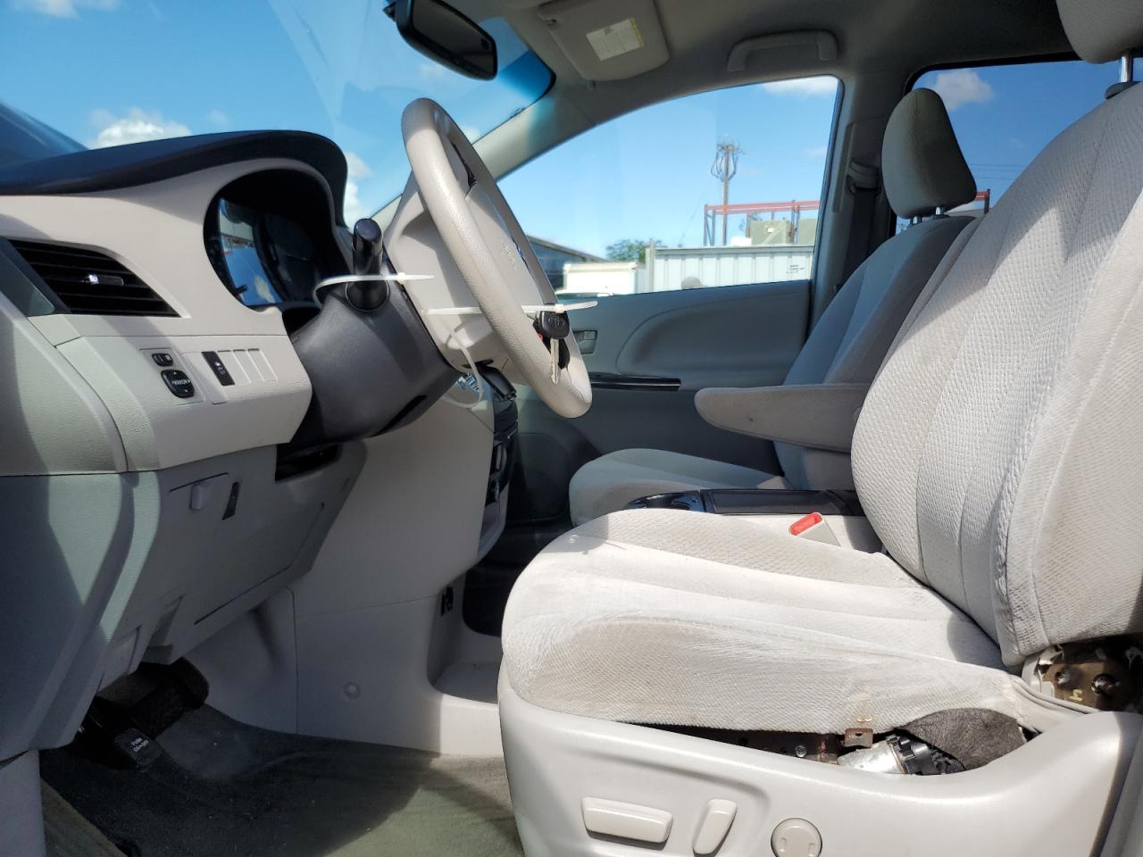 2014 Toyota Sienna Le VIN: 5TDKK3DC9ES493576 Lot: 84475755