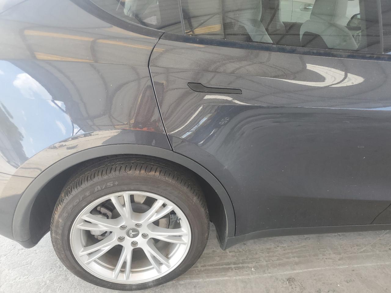 2024 Tesla Model Y VIN: 7SAYGDEE1RA248265 Lot: 81654485