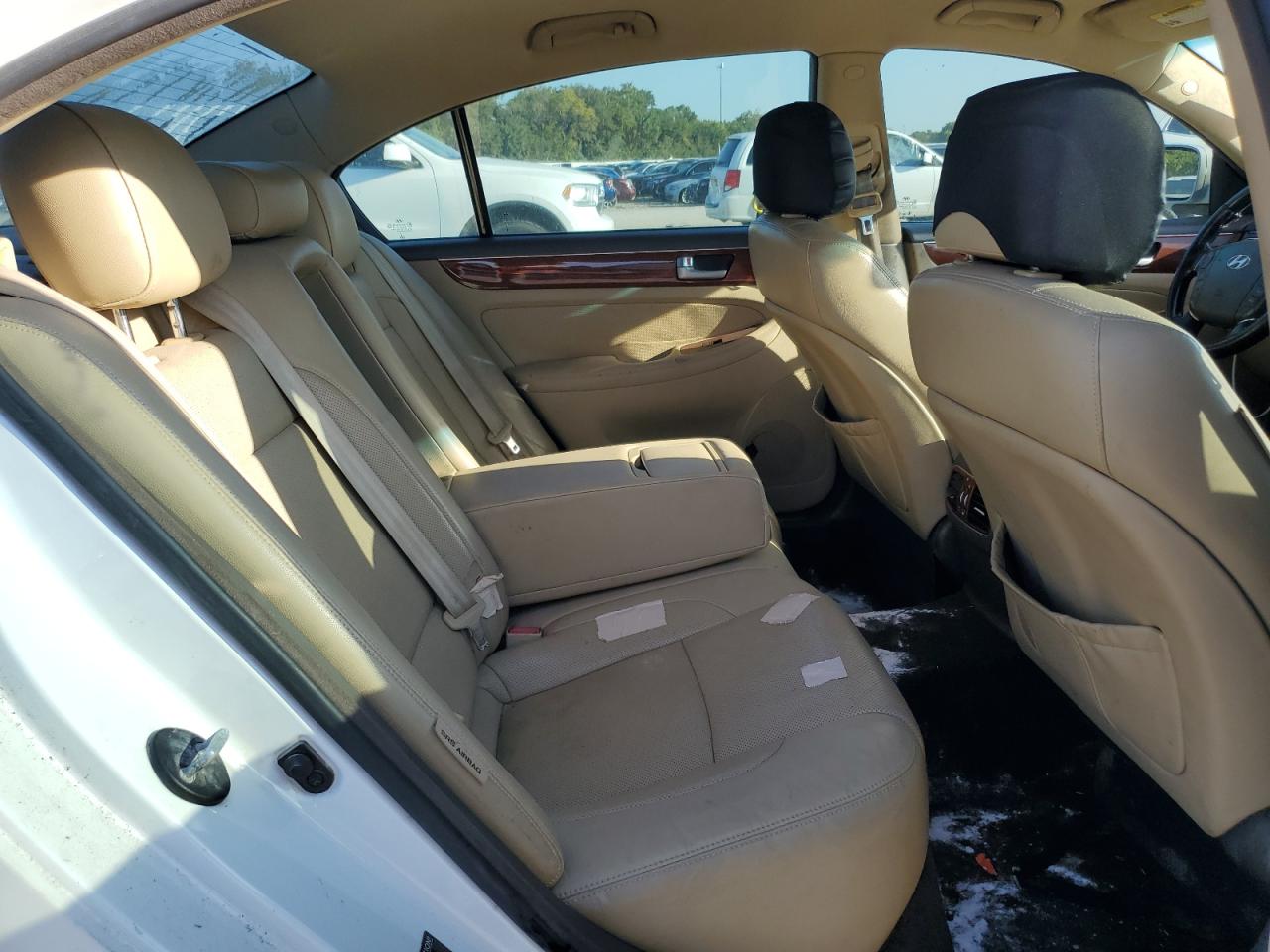 2013 Hyundai Genesis 3.8L VIN: KMHGC4DD7DU233619 Lot: 86611625