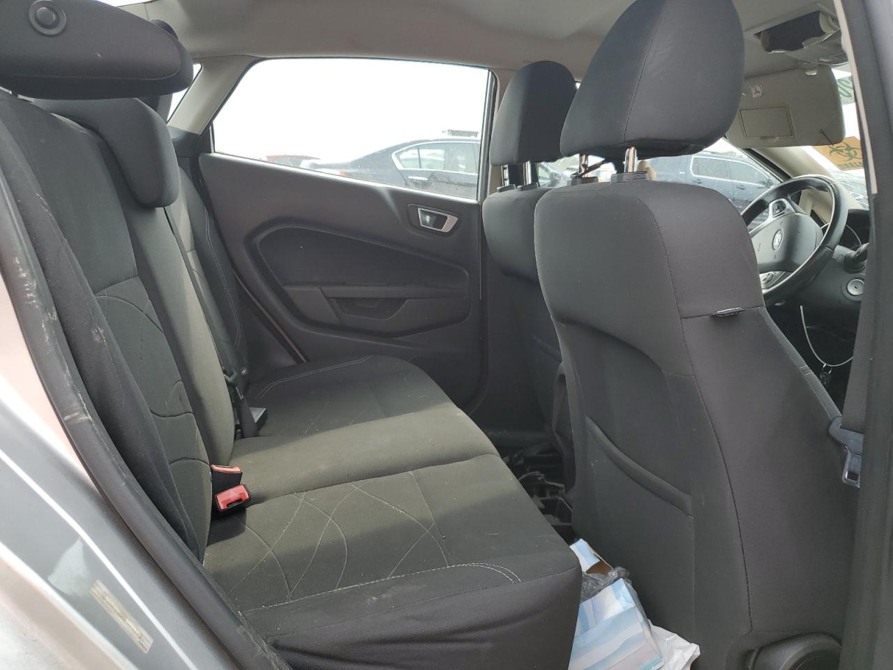 2015 Ford Fiesta Se VIN: 3FADP4BJ3FM204541 Lot: 82056105