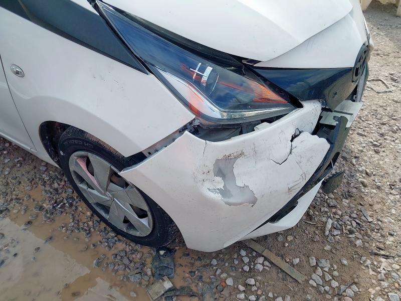 2015 TOYOTA AYGO X-PLAY VVT-I CVT 