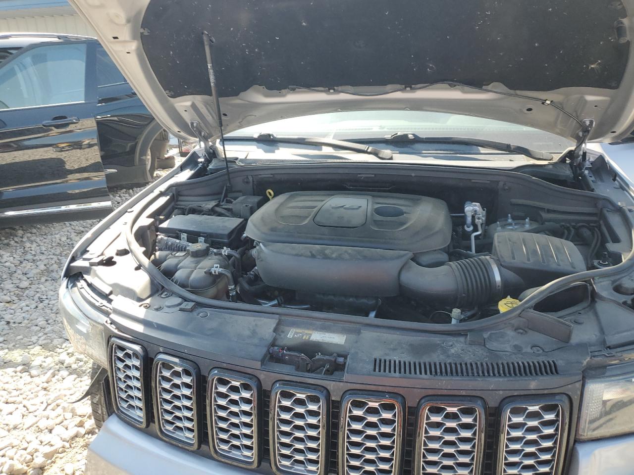 2017 Jeep Grand Cherokee Laredo VIN: 1C4RJFAGXHC750051 Lot: 80307695