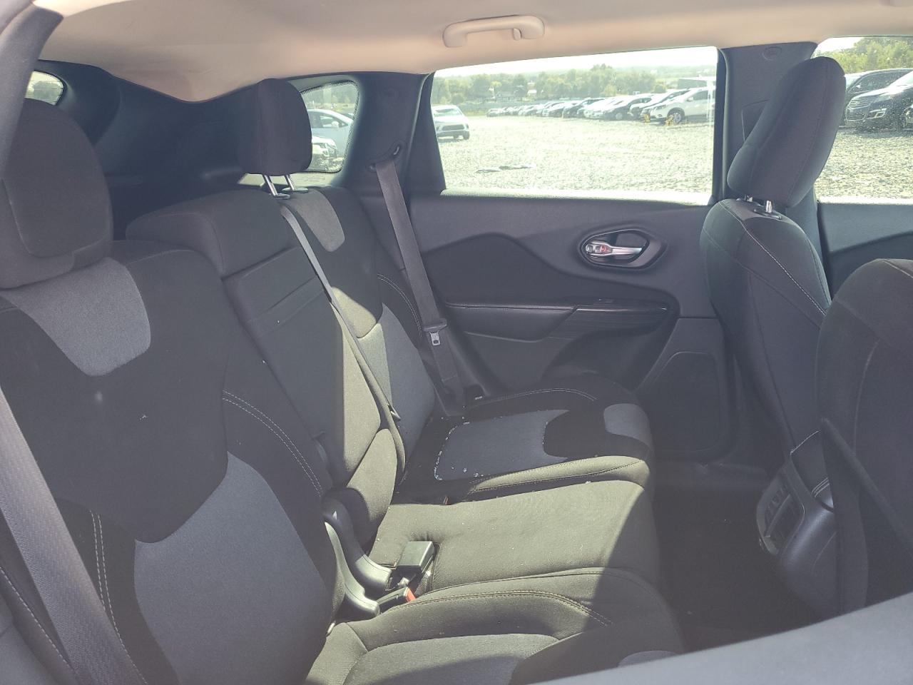 2015 Jeep Cherokee Sport VIN: 1C4PJMABXFW635073 Lot: 71092595