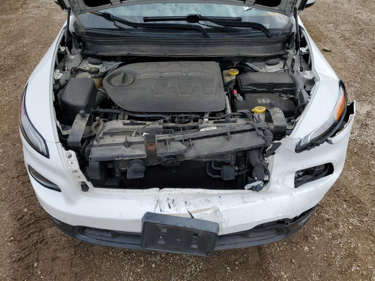 2016 Jeep Cherokee Latitude VIN: 1C4PJMCS9GW193756 Lot: 81449535