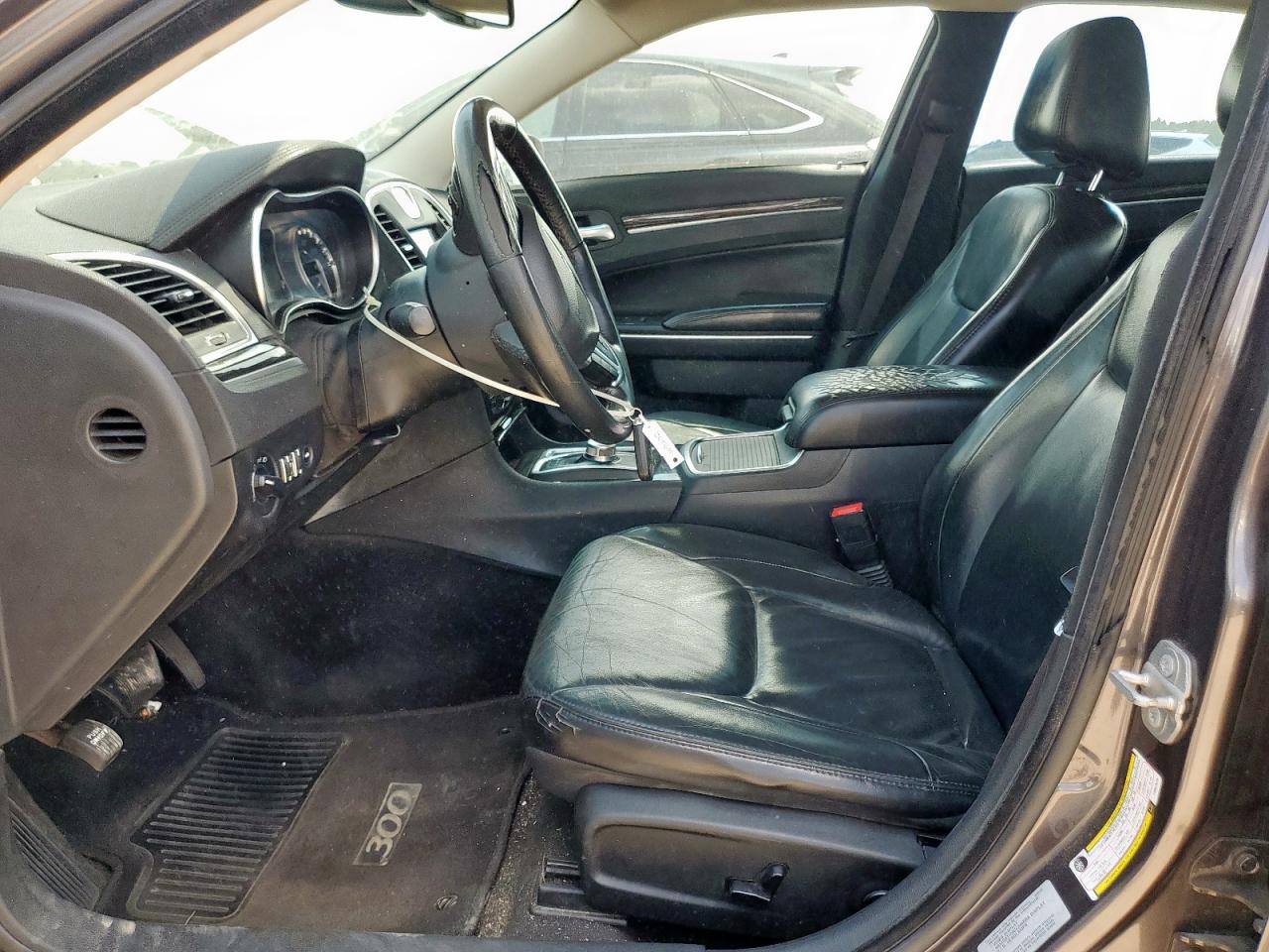 2015 Chrysler 300 Limited VIN: 2C3CCAAGXFH931670 Lot: 80387065