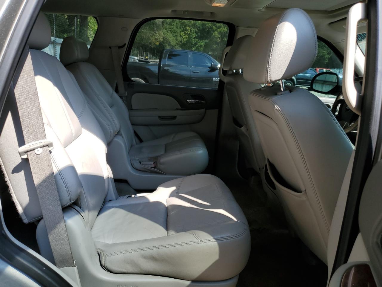 2008 Chevrolet Tahoe K1500 VIN: 1GNFK13048R114801 Lot: 81328945