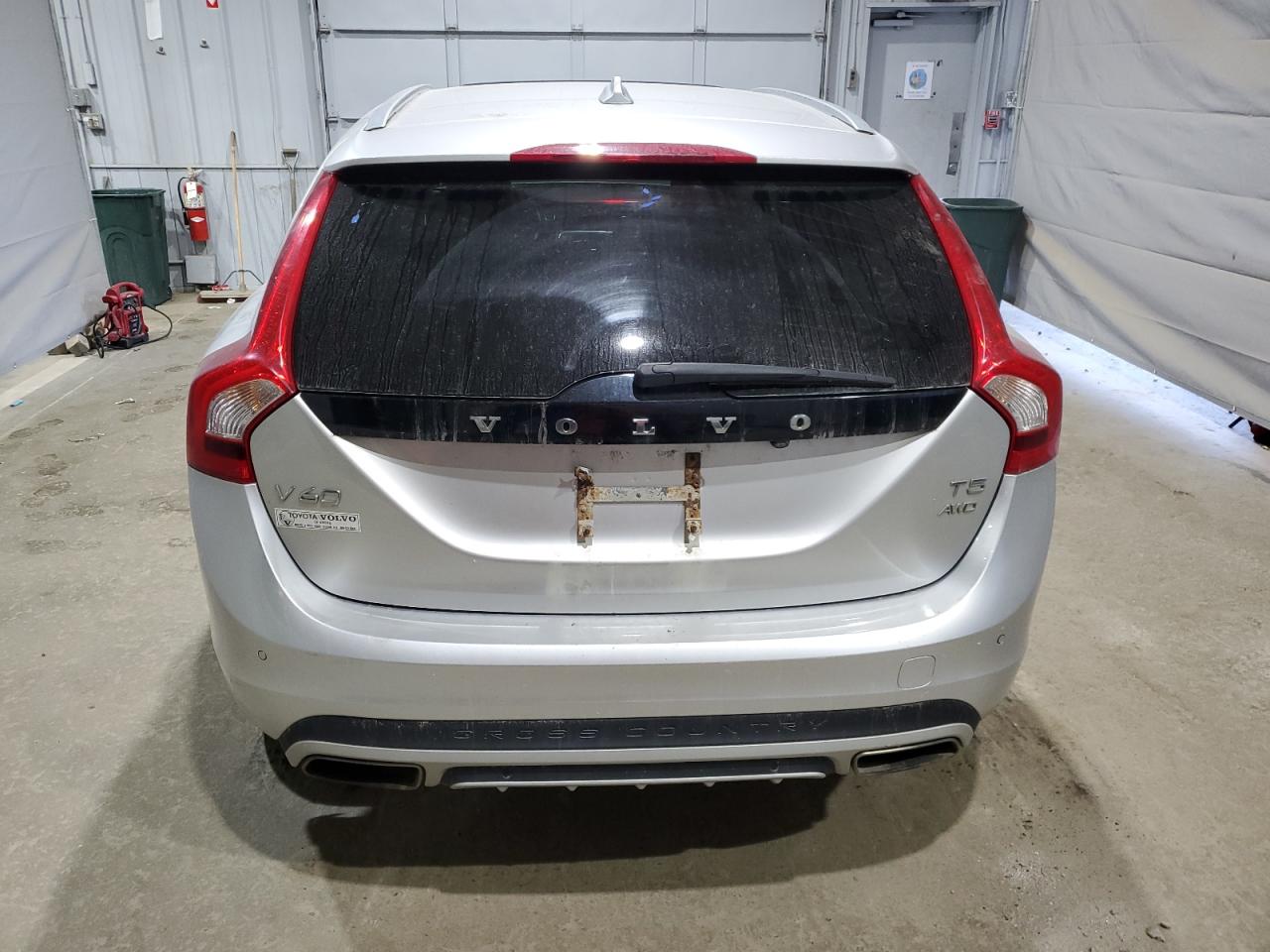 2017 Volvo V60 Cross Country Premier VIN: YV440MWK3H1039525 Lot: 69543345