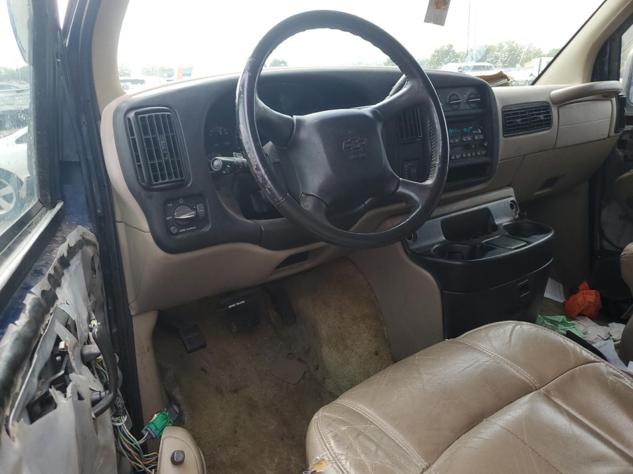 2001 Chevrolet Express G1500 VIN: 1GBFG15R411233494 Lot: 81710505