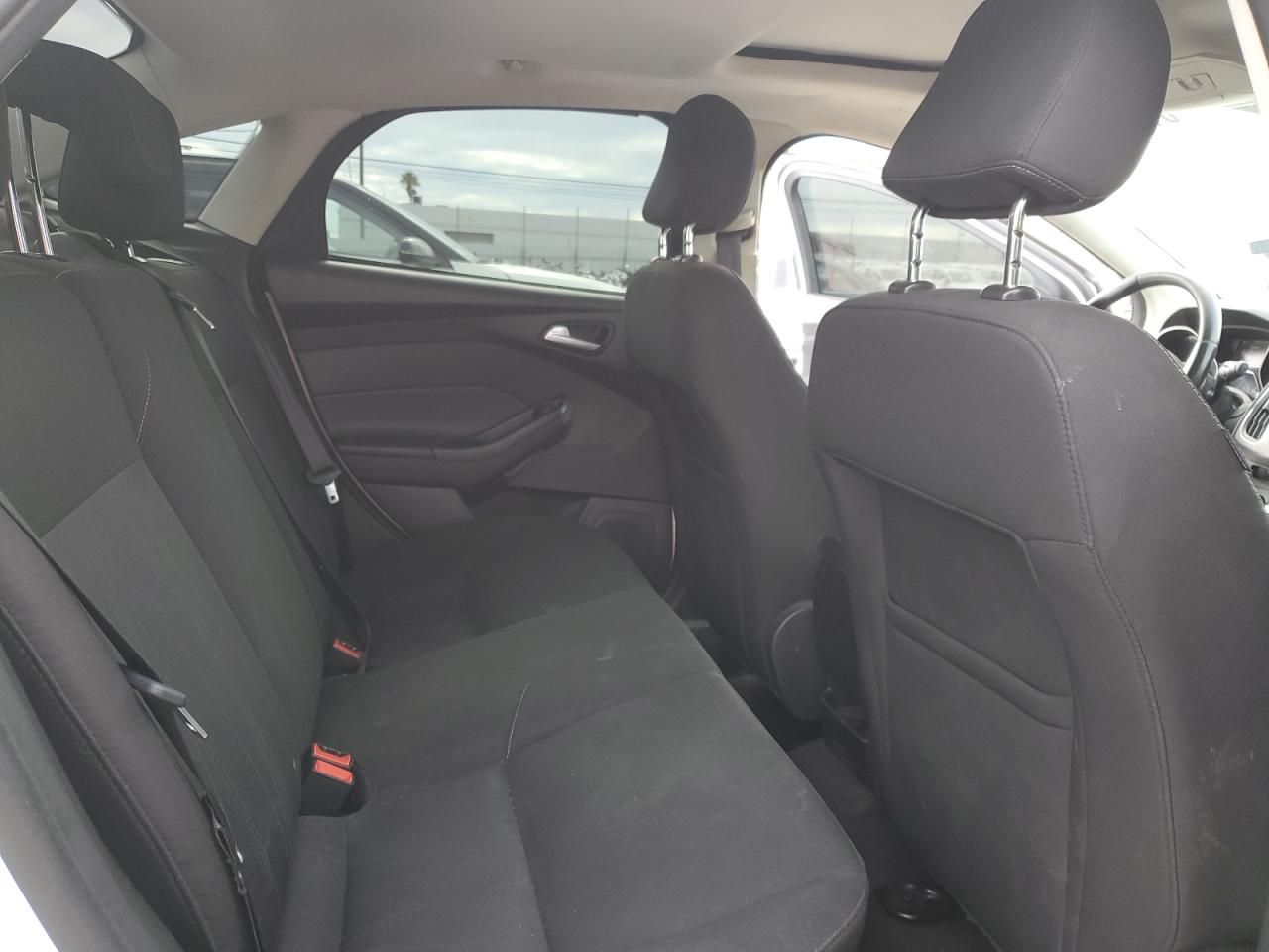 2016 Ford Focus Se VIN: 1FADP3F27GL372618 Lot: 81507405