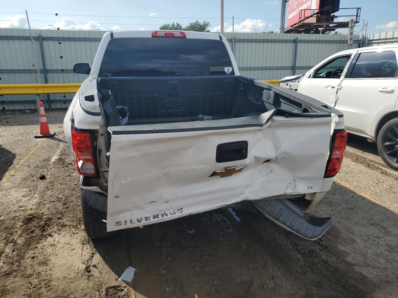 2018 Chevrolet Silverado K1500 Lt VIN: 3GCUKREC8JG143892 Lot: 82059655