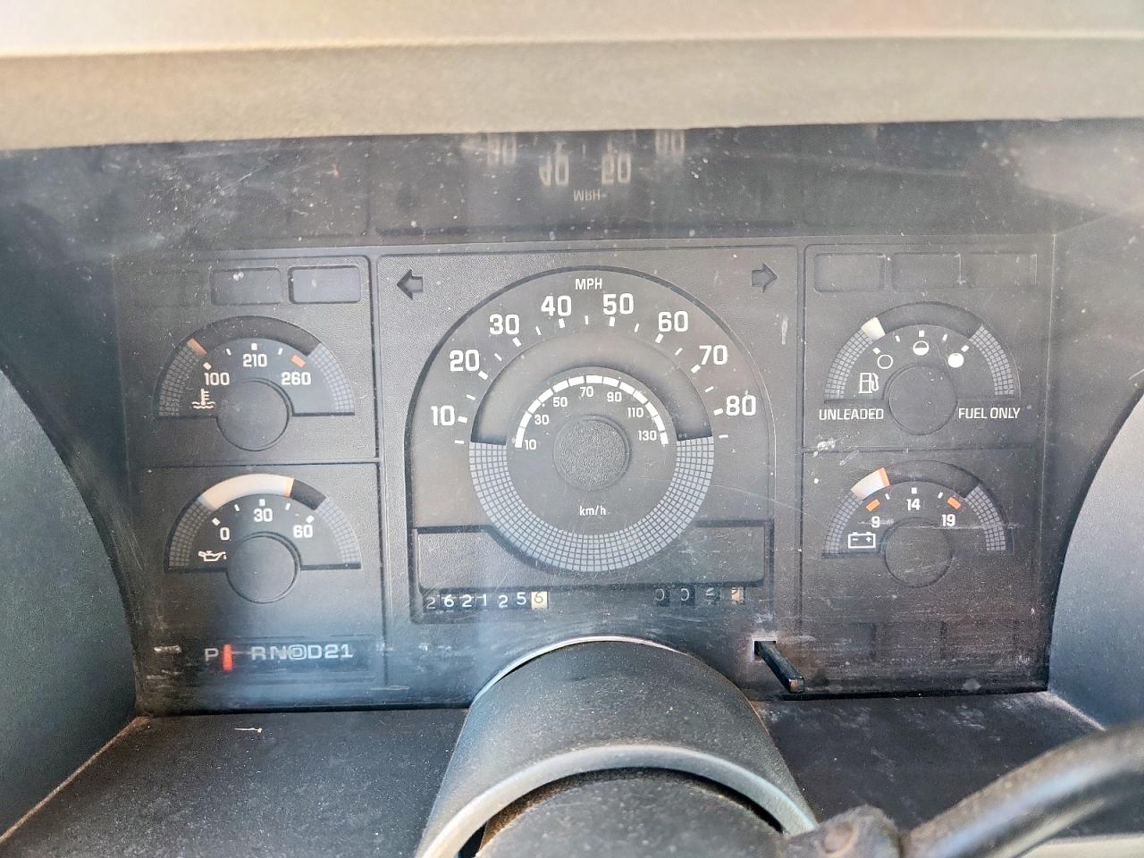 1990 Chevrolet Gmt-400 C1500 VIN: 2GCEC19K3L1181806 Lot: 81851965