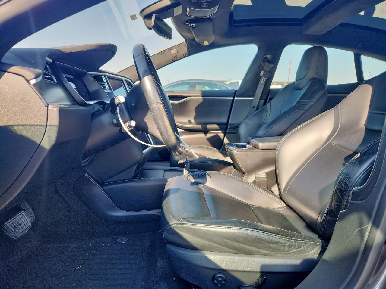 2015 Tesla Model S VIN: 5YJSA1E22FF117238 Lot: 81062885