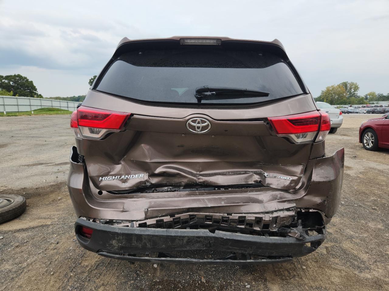 2019 Toyota Highlander Se VIN: 5TDJZRFH5KS935302 Lot: 82071645